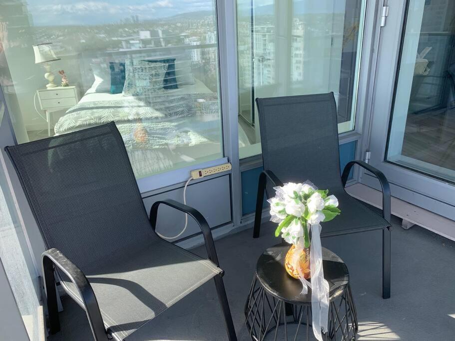 Downtown 3Br/2Ba+Views+Skytrain+Free Parking Appartement Vancouver Buitenkant foto