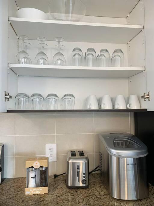 Downtown 3Br/2Ba+Views+Skytrain+Free Parking Appartement Vancouver Buitenkant foto
