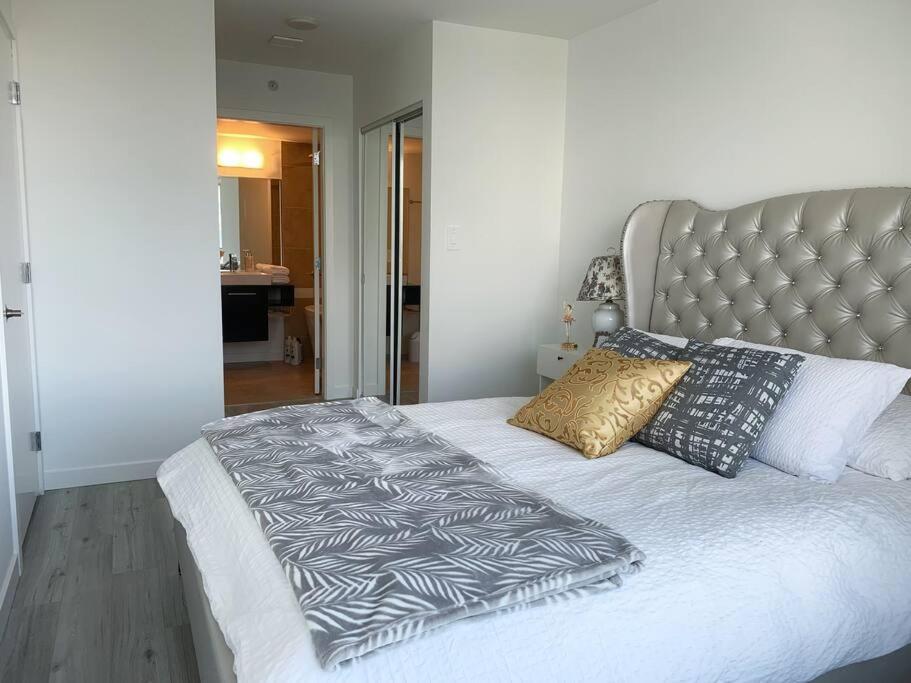 Downtown 3Br/2Ba+Views+Skytrain+Free Parking Appartement Vancouver Buitenkant foto